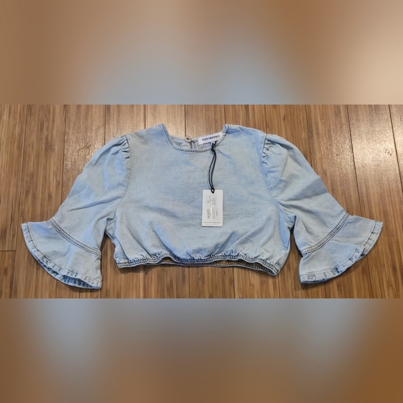 💚 NWT We Wore What Light Blue Denim Crop Top - Picture 1 of 10